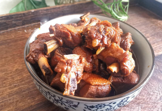 传统中元节食俗：美味炖鸭传承千年，平安寓意别丢失