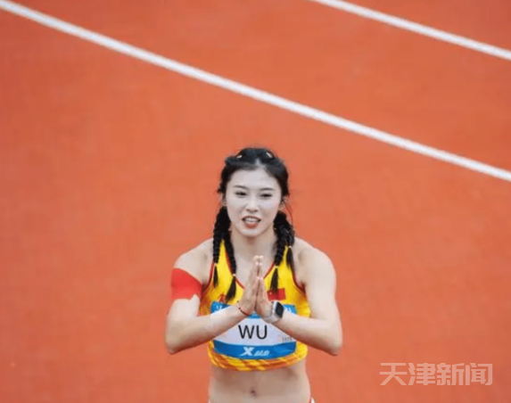 吴艳妮回到母校启动冬训 学弟学妹热情追捧期待奥运前八